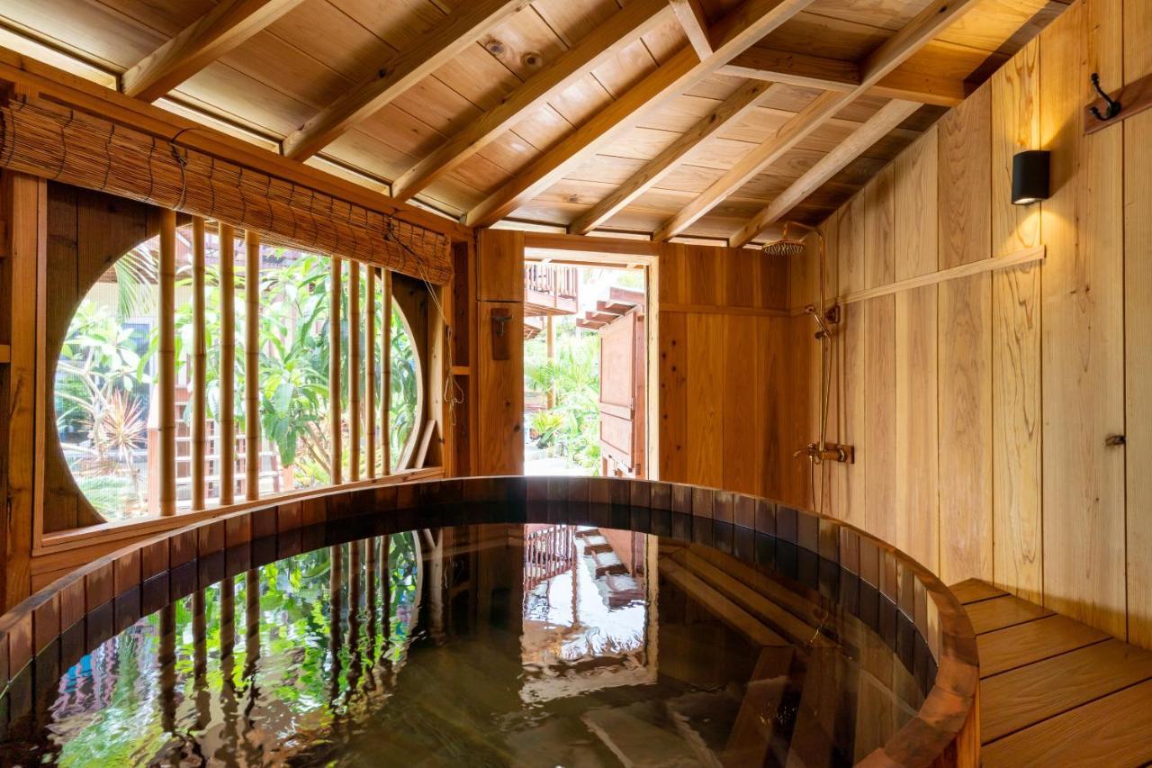 Island Breeze - Round House With Bbq - Wooden Hot Tub - Beach Onna Exterior photo