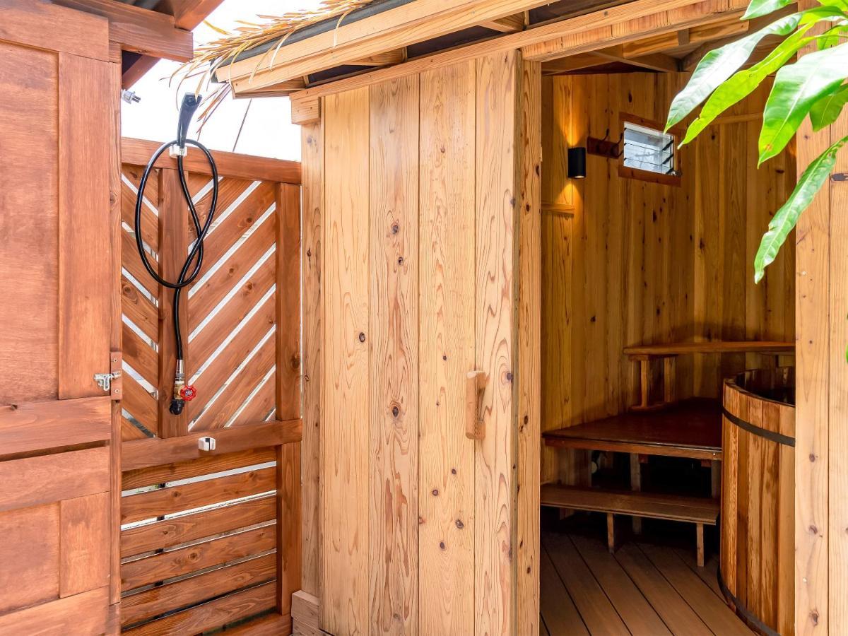 Island Breeze - Round House With Bbq - Wooden Hot Tub - Beach Onna Exterior photo