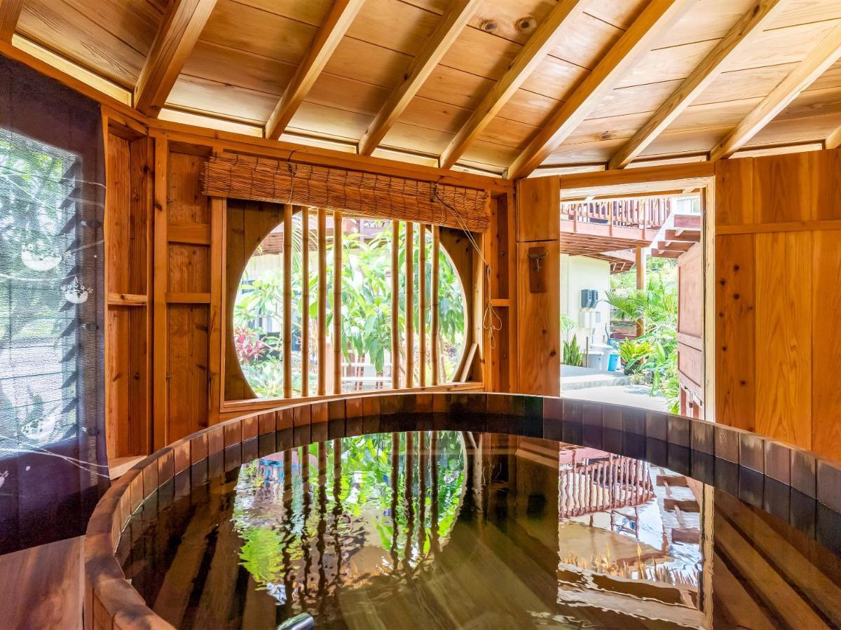 Island Breeze - Round House With Bbq - Wooden Hot Tub - Beach Onna Exterior photo